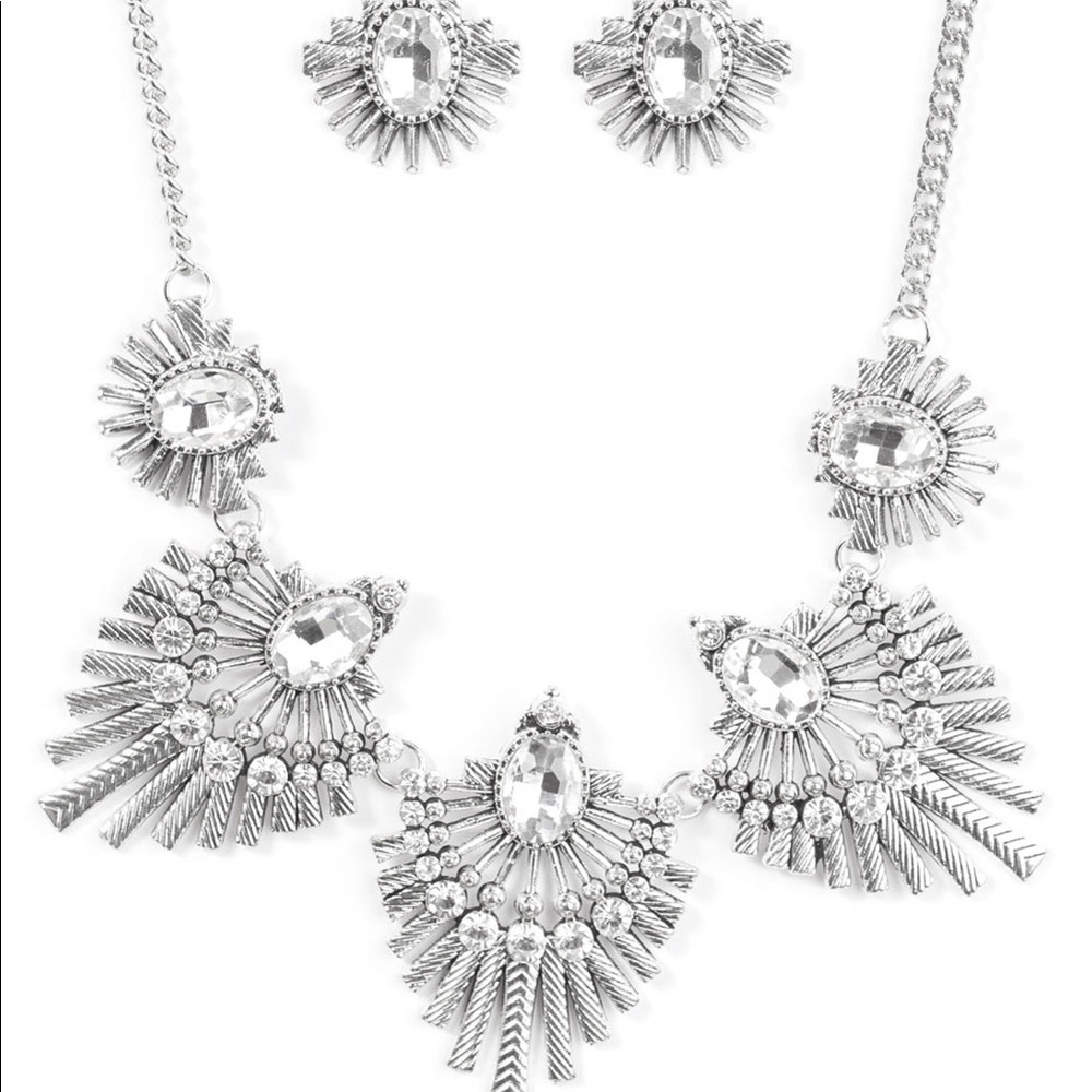 Top notch w/ FREE EARRINGS 😲💝 (PROM NIGHT)